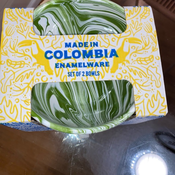 Enamelware Set of 2 Hand-Painted Bowls 3" High x 6.5" Wide Made in Columbia - Picture 5 of 10